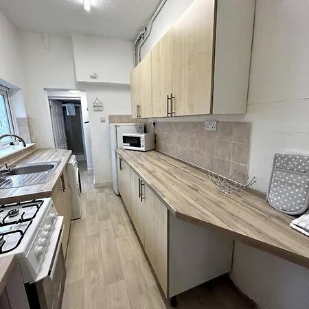 Bright Home From Home Stoke-on-Trent Exteriér fotografie
