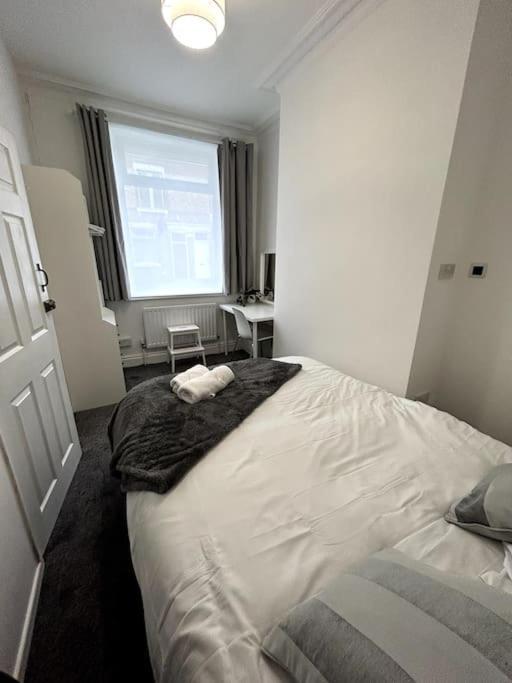 Bright Home From Home Stoke-on-Trent Exteriér fotografie